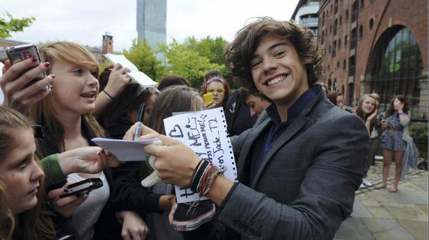 Is harry dating anyone