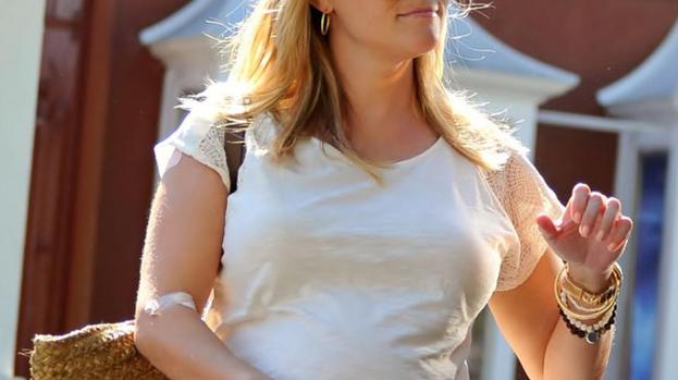 Reese Witherspoon can relate to Robert Pattinson being cheated