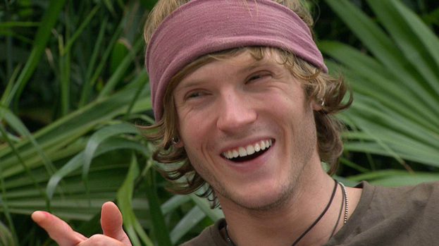 I do! Dougie wants wedding with a Star Wars theme