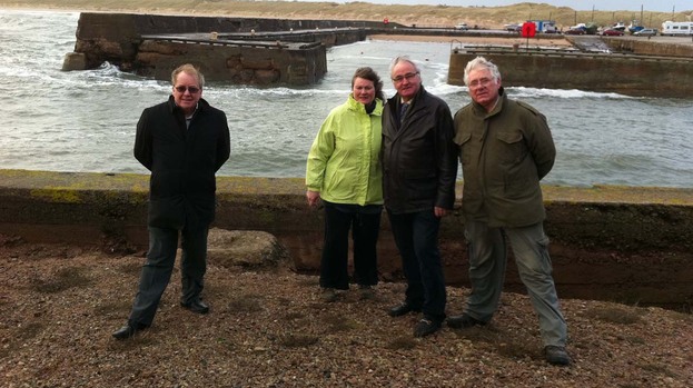  - 15099-cash-boost-derek-thompson-lynne-staples-scott-sam-coull-and-hugh-mcintyre-at-cruden-bay