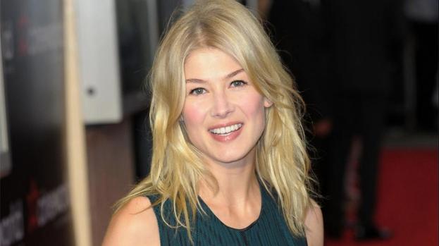 Tom Cruise protected Rosamund Pike on Jack Reacher