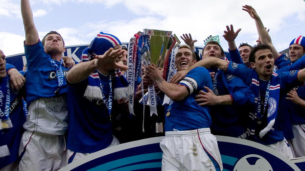 Rangers are presented with the SPL trophy in 2005.