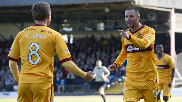 Michael Higdon in action for Motherwell.