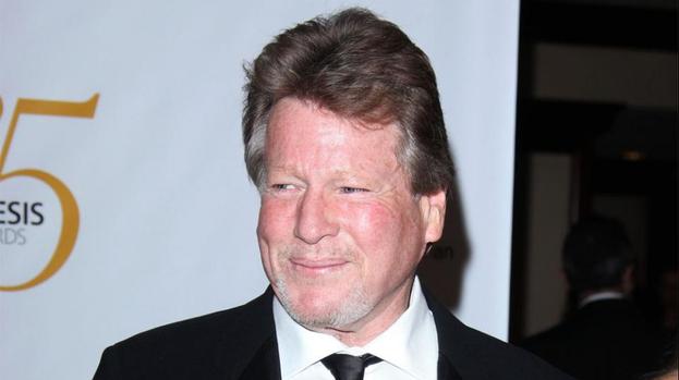 Ryan O'Neal can take defamation case to court