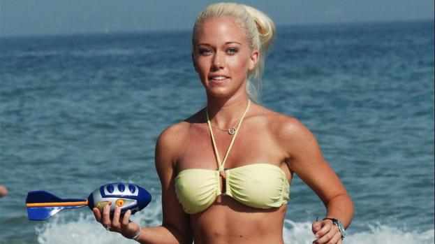 Kendra Wilkinson furious with Crystal Harris