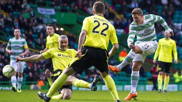 Kris Commons scores for Celtic against St Mirren.