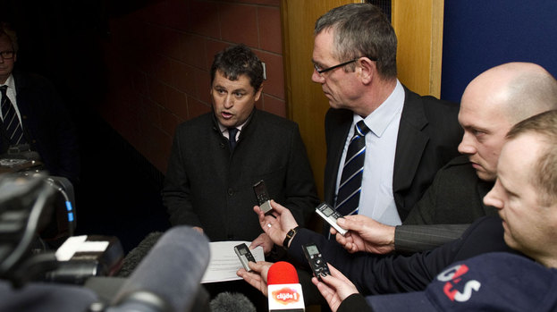 Rangers administrator David Whitehouse (centre)